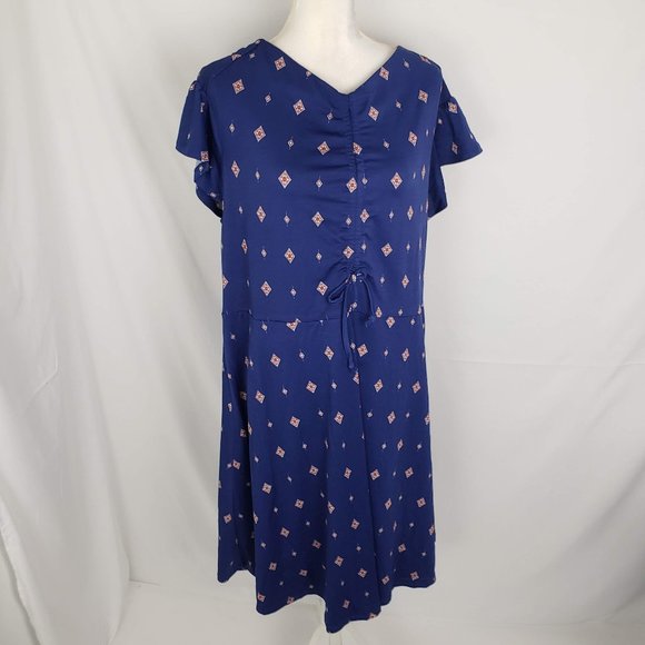 New Monteau Ruched Flutter Sleeve Shift Dress - Picture 3 of 7